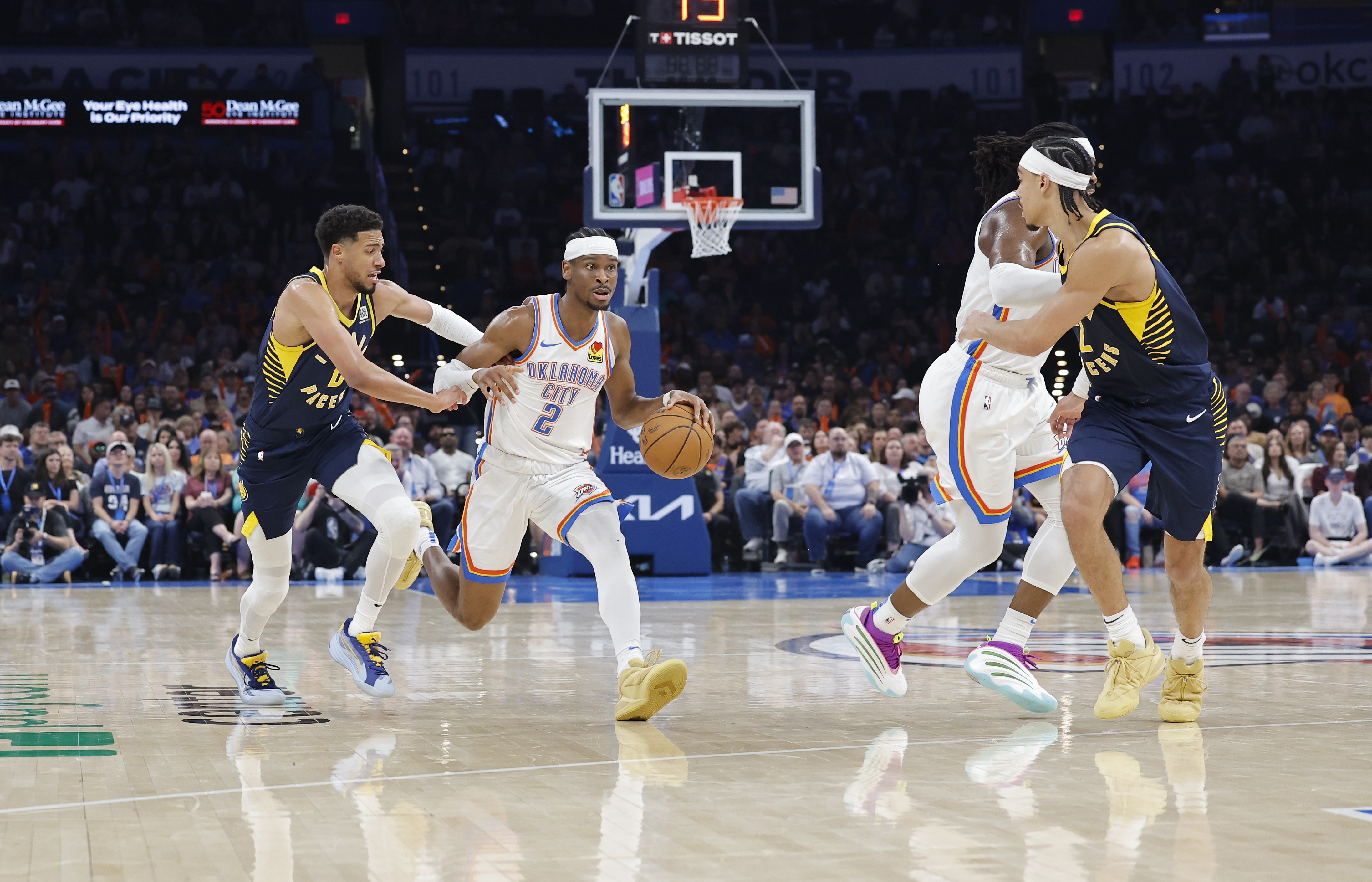 实时赔率-NBA彩经：雷霆整体实力占优客胜步行者夺回主场优势