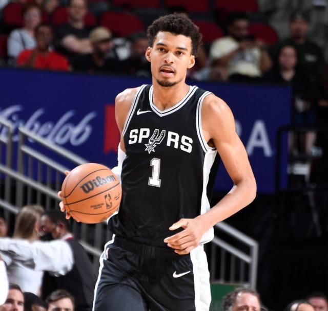 在线博彩-单场三分生涯新高！文班亚马：我之前没进过6个？